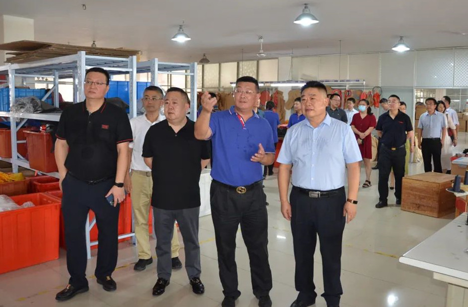 集團董事長王根彬參加江蘇省消防協(xié)會科技專家服務團調(diào)研活動